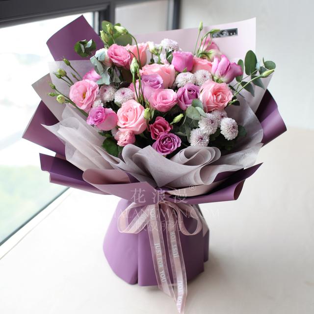情人节送女孩礼物紫玫瑰花语，紫玫瑰适合送什么人？紫玫瑰代表什么意义？