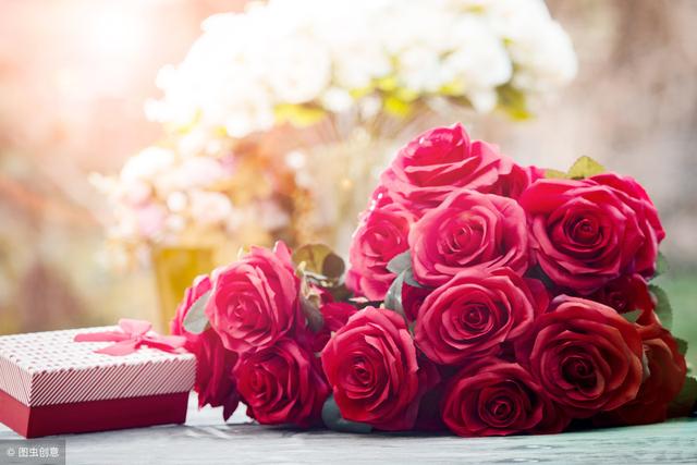 情人节送老婆啥礼物情人节送玫瑰？能吃的玫瑰花和健康的巧克力你不了解一下