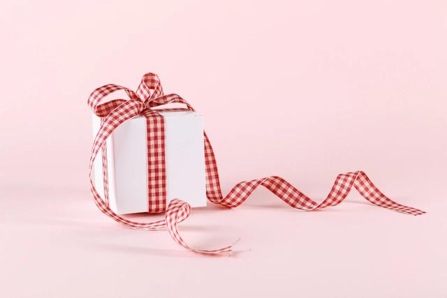 礼物英语present,礼物gift和present的区别